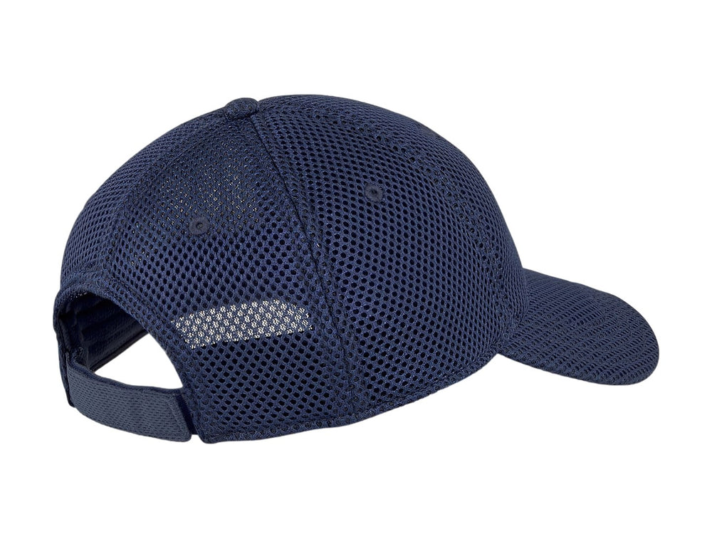 Gorra deportiva PUMA de malla en color azul marino con logotipo blanco frontal.