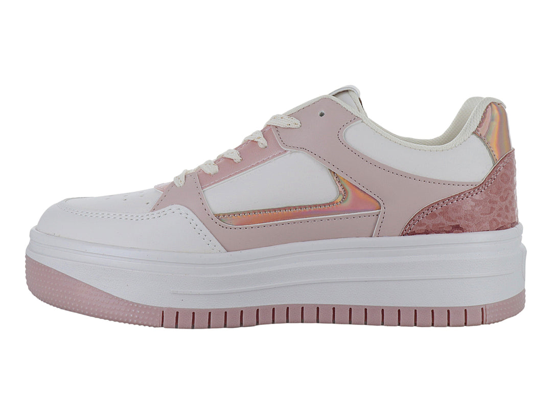 Tenis de plataforma marca Clasben en color blanco y rosa latte con detalles metálicos.