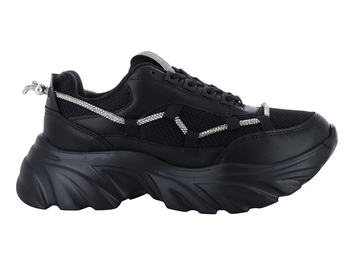 Tenis negros de plataforma con detalles de cristales brillantes en los laterales.