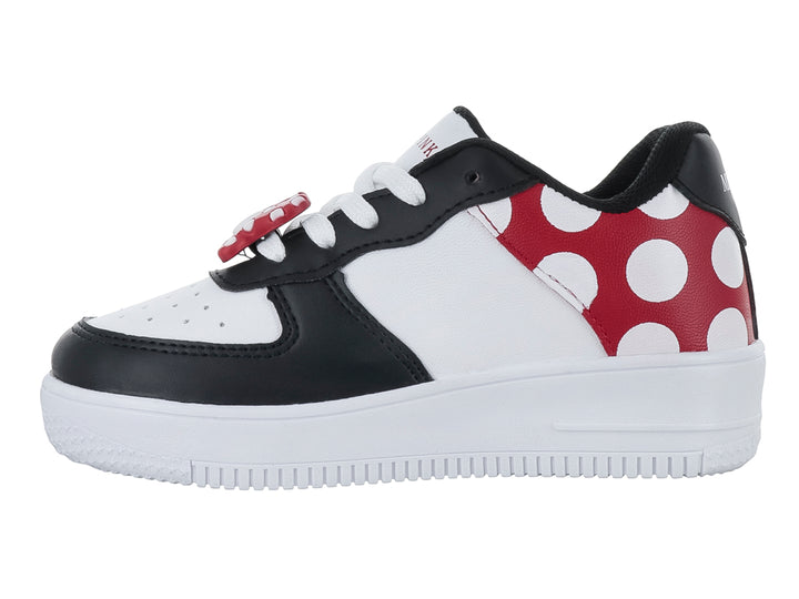 Tenis blancos y negros con sección roja de lunares blancos y la palabra &