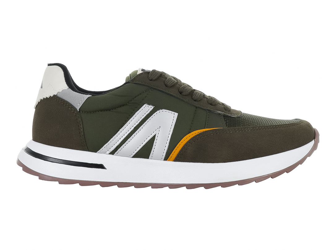 Tenis infantiles color verde con detalles en blanco y suela blanca.