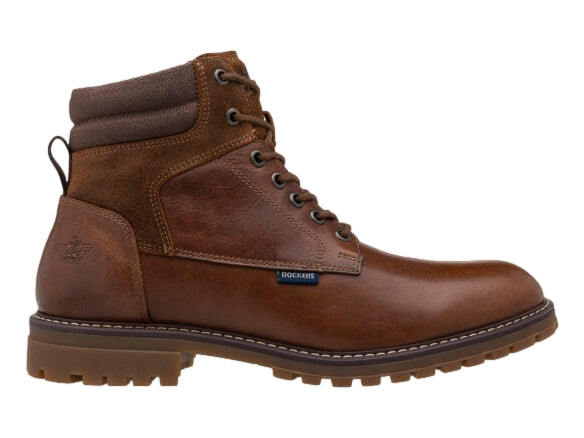 Bota casual de cuero color café con detalles en gamuza y suela dentada.