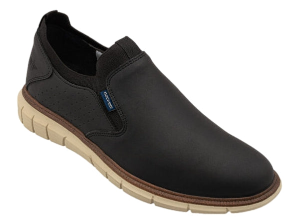 Zapato casual slip-on de color negro con suela beige de la marca Dockers.