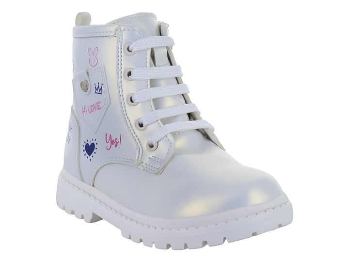 Bota infantil color perla con cordones blancos y detalles decorativos coloridos en el costado.