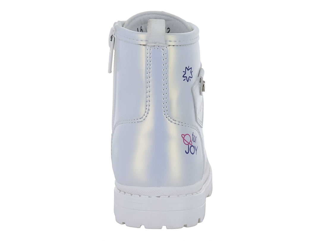 Bota infantil color perla con cordones blancos y detalles decorativos coloridos en el costado.