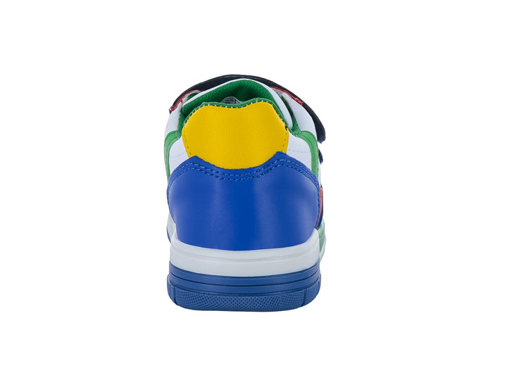 Tenis infantiles multicolor en azul, blanco, rojo y verde con cierre de velcro.