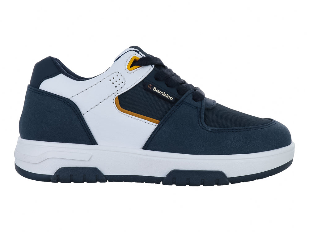 Tenis infantiles color azul marino y blanco con detalles naranjas y suela blanca.