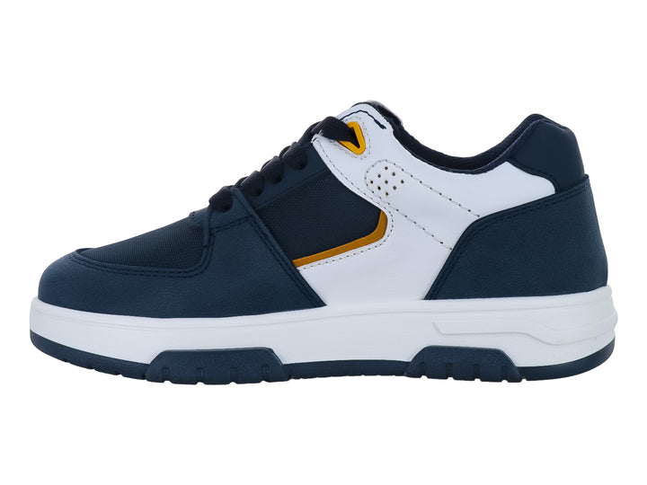 Tenis infantiles color azul marino y blanco con detalles naranjas y suela blanca.