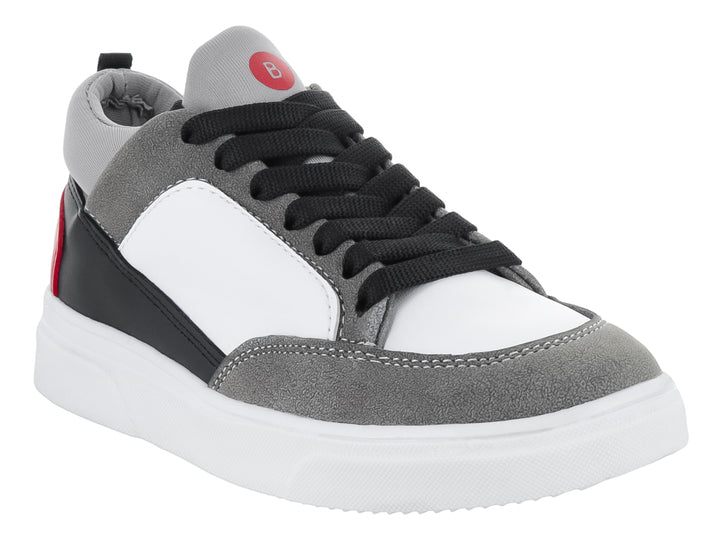 Tenis infantiles en colores blanco, gris y negro con detalles en rojo y suela blanca.