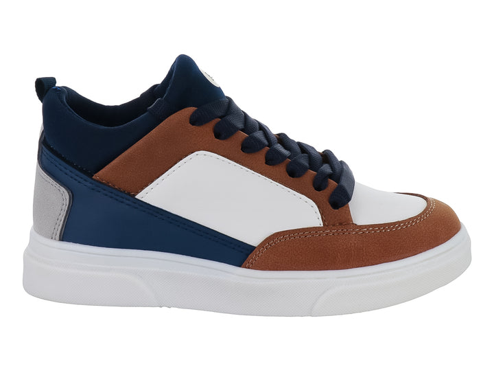 Tenis infantiles en colores camel, blanco y azul marino con suela blanca y agujetas.