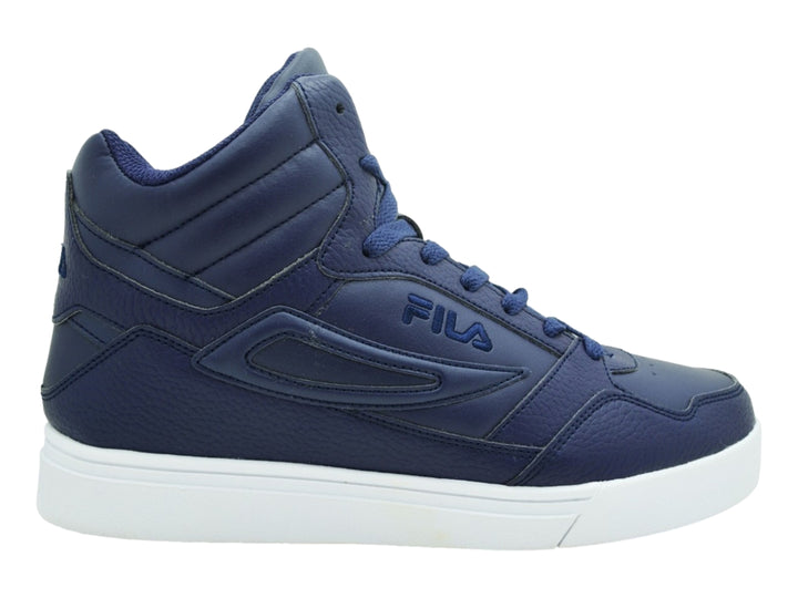 Tenis FILA de corte alto en color azul marino con suela blanca.