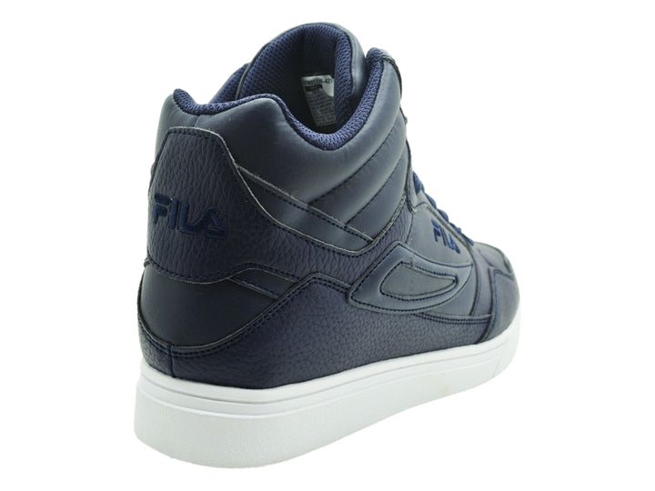 Tenis FILA de corte alto en color azul marino con suela blanca.