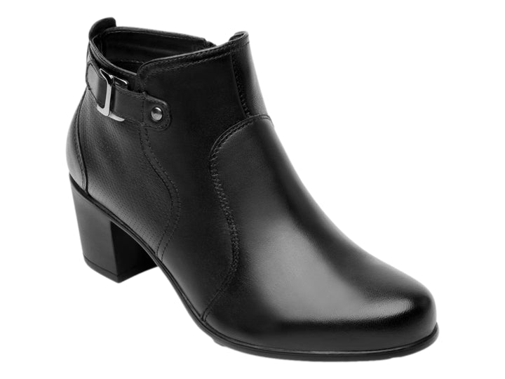 Botín negro de cuero con tacón cuadrado y detalle de hebilla lateral.