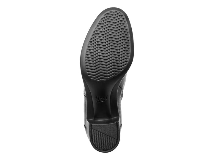 Botín negro de cuero con tacón cuadrado y detalle de hebilla lateral.
