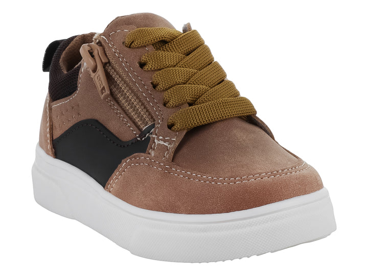 Tenis para bebé color topo con suela blanca, cordones mostaza y cierre lateral.