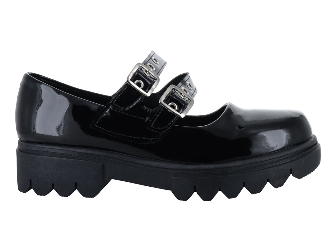 Zapato Mary Jane de charol negro con plataforma gruesa y doble correa con hebillas plateadas.