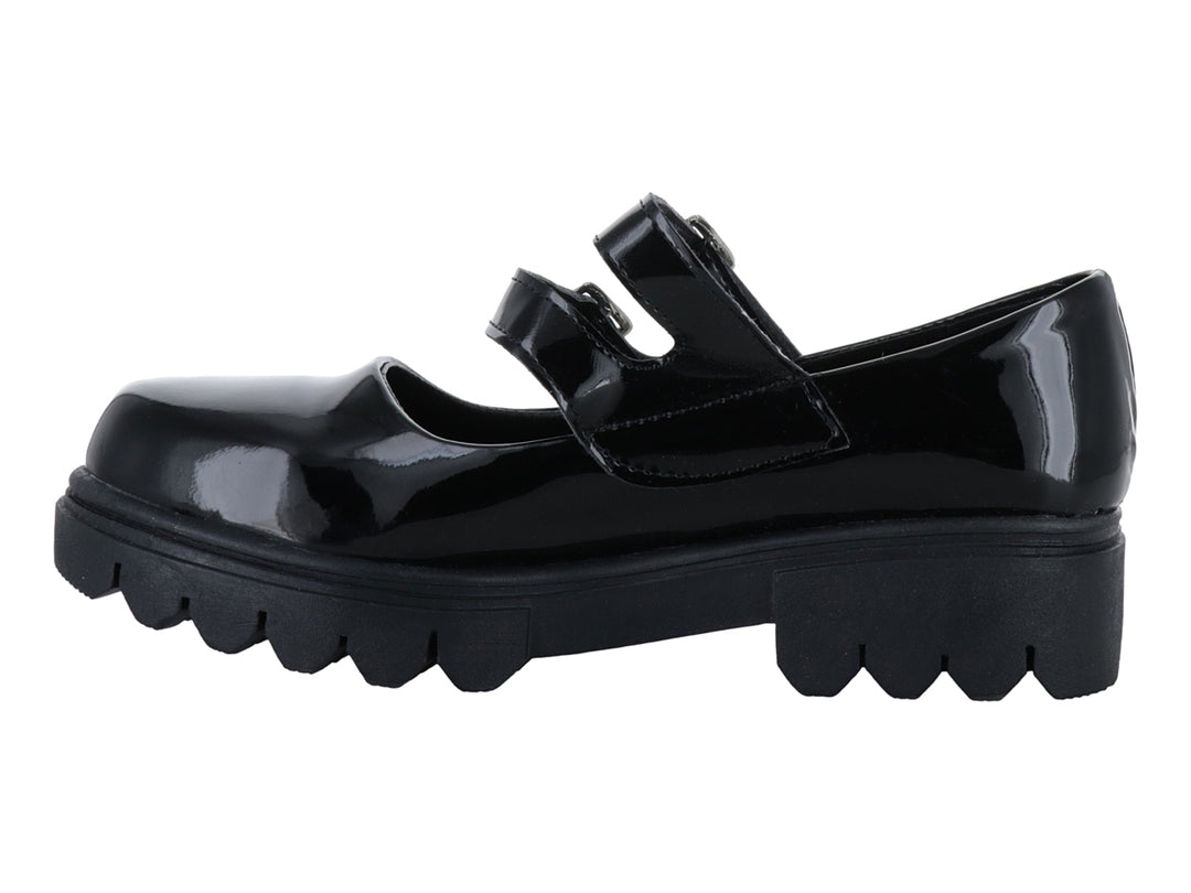 Zapato Mary Jane de charol negro con plataforma gruesa y doble correa con hebillas plateadas.