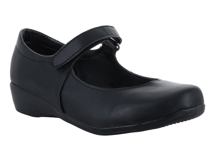 Zapato plano color negro con correa de ajuste en el empeine, estilo escolar para Niña.