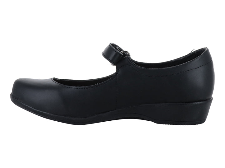 Zapato plano color negro con correa de ajuste en el empeine, estilo escolar para Niña.