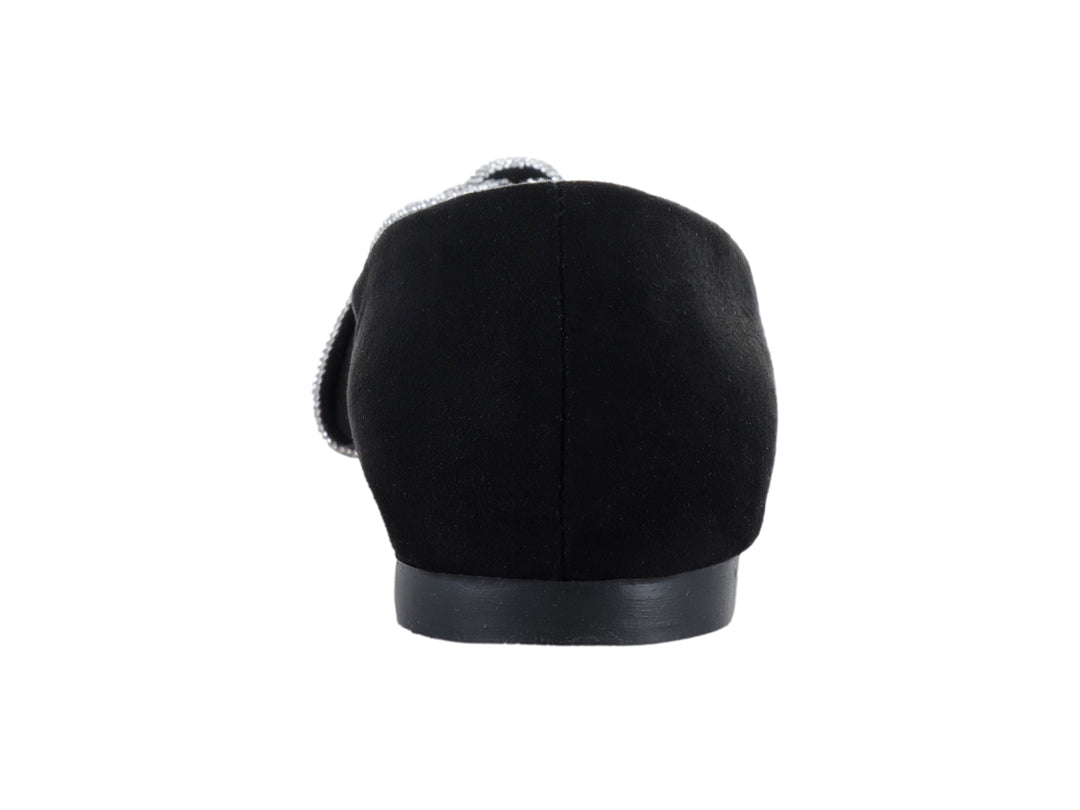 Zapato plano color negro para mujer con detalle de moño decorado con brillantes en la parte frontal.