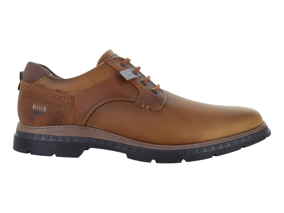Zapato casual color marrón sepia con cordones y suela negra.