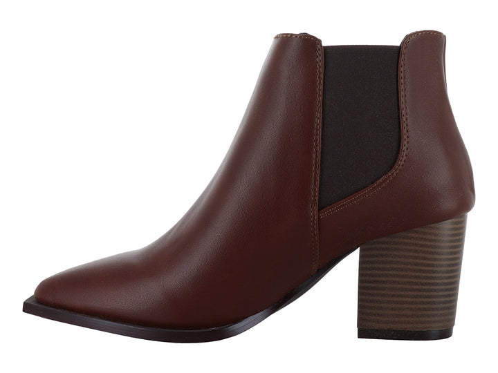 Botín color madera con tacón cuadrado y panel lateral elástico negro para mujer.