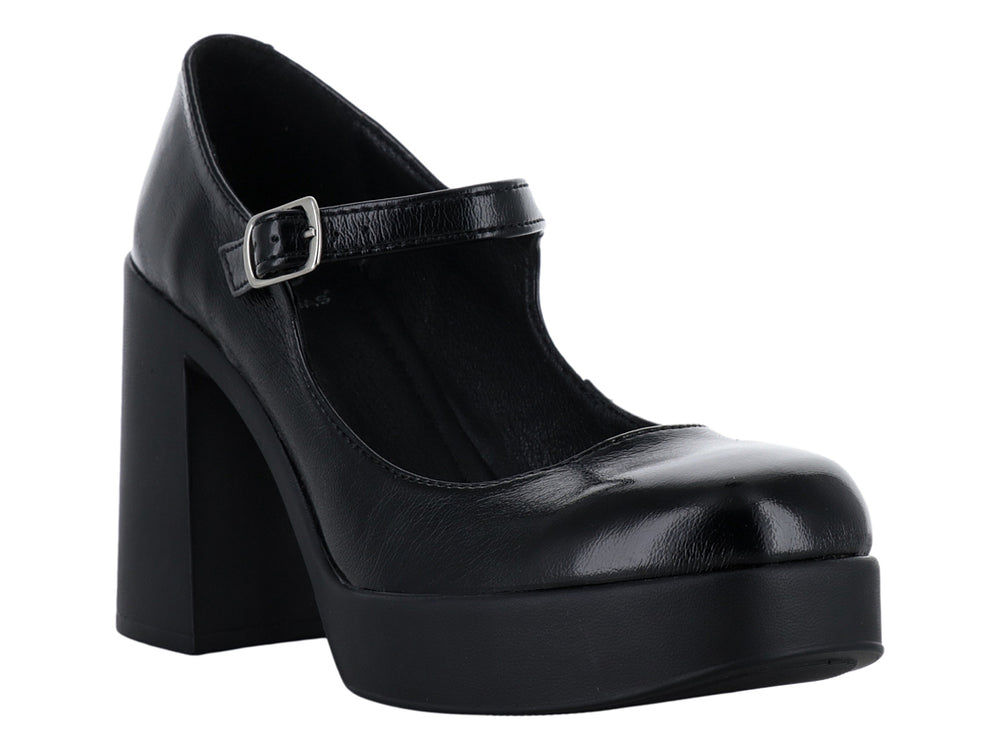Zapatilla negra de plataforma con tacón grueso y correa ajustable.