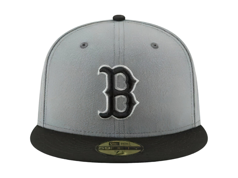 Gorra New Era gris con visera negra y logotipo bordado de los Boston Red Sox en el frente.