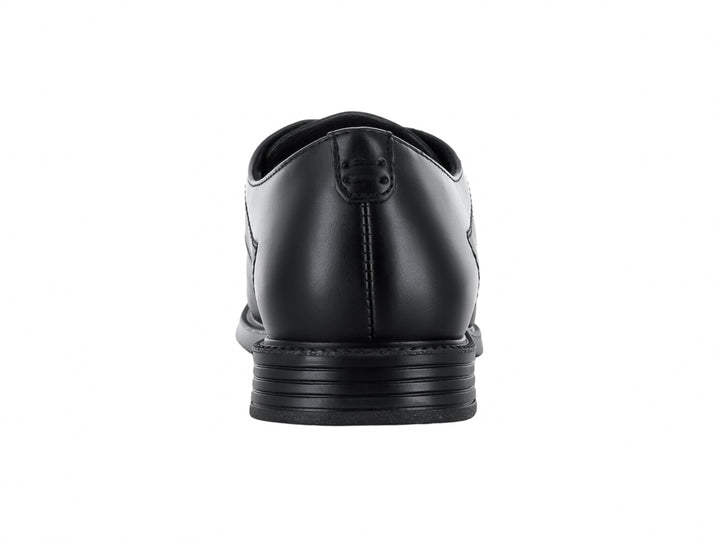 Zapato formal negro para hombre con cordones y acabado mate.