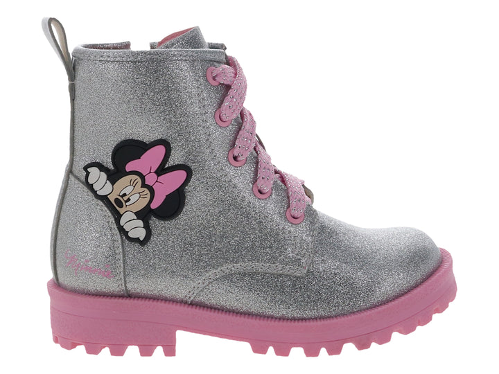 Bota infantil color plata con glitter, suela rosa y parche de Minnie Mouse.