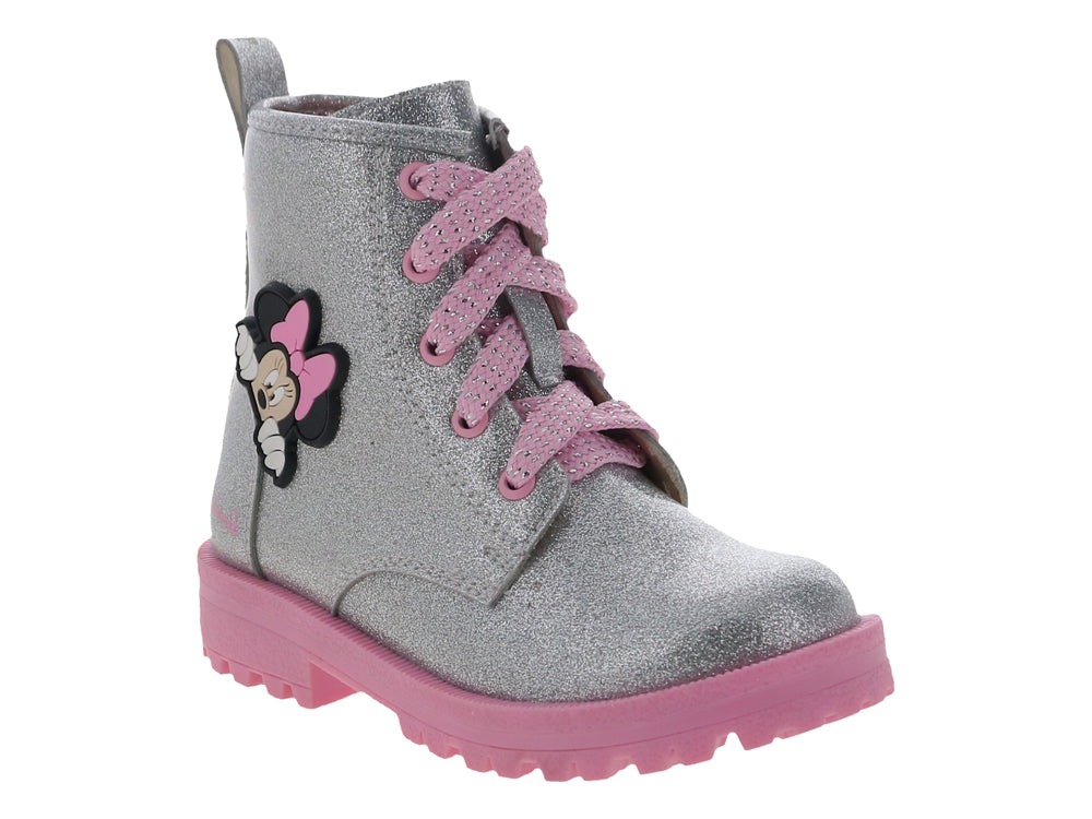 Bota infantil color plata con glitter, suela rosa y parche de Minnie Mouse.