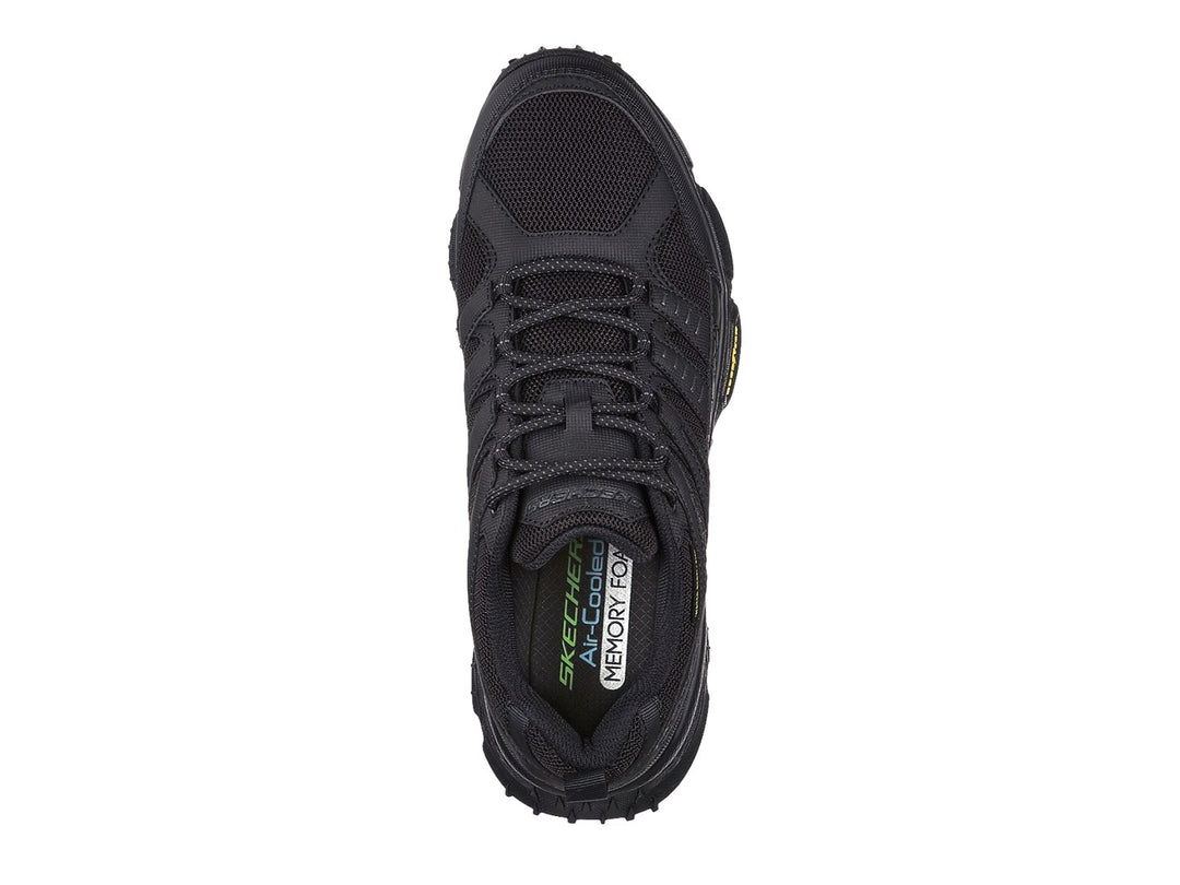 Zapato deportivo SKECHERS SKECH AIR ENVOY color negro con suela Goodyear y tejido repelente al agua.