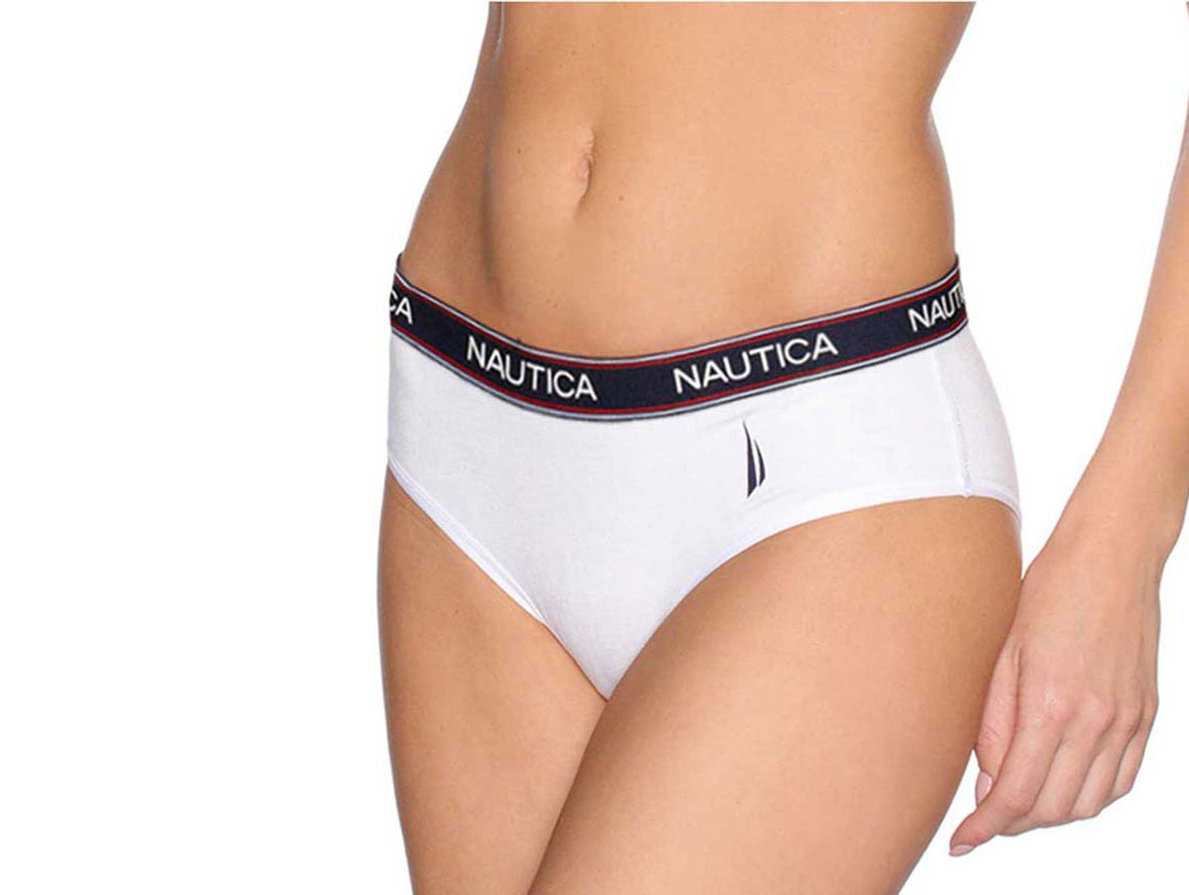 Ropa interior tipo boyshort blanca para mujer con banda elástica oscura y logo de Nautica.