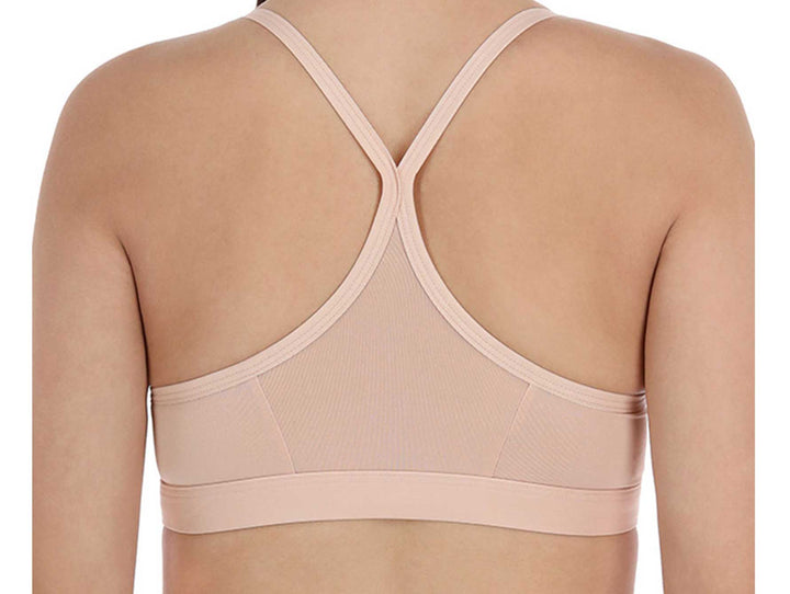 Vista posterior de un bra deportivo de microfibra en color piel con diseño de espalda nadadora.