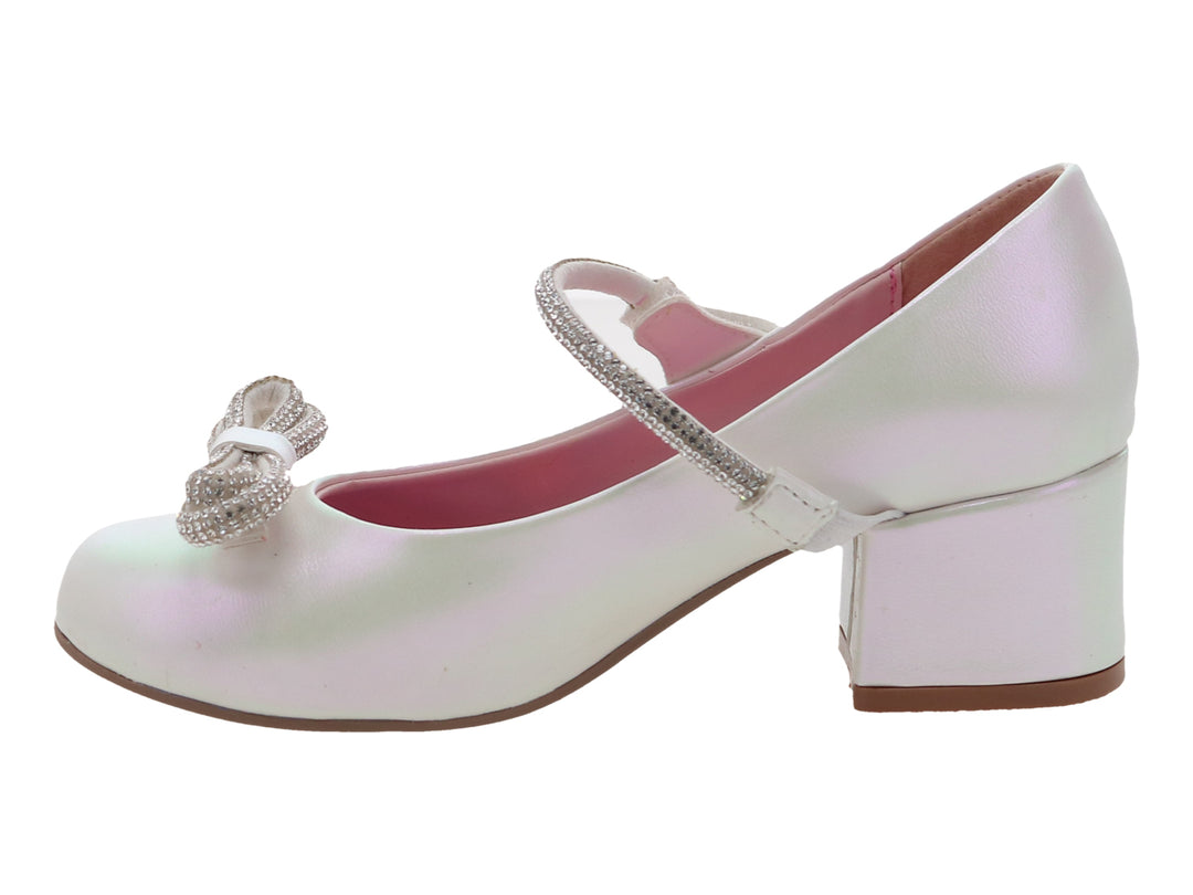 Zapato blanco para niña con tacón cuadrado, correa y moño adornados con brillantes.
