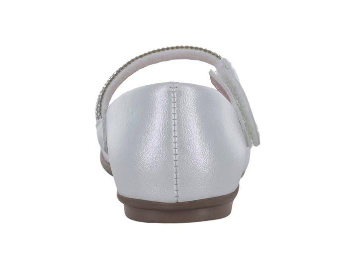 Zapato plano blanco para niña con moño adornado con pedrería y correa superior.