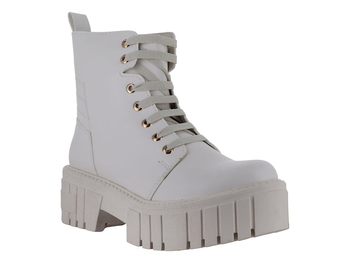 Bota de plataforma color gris claro con cordones y suela track dentada.