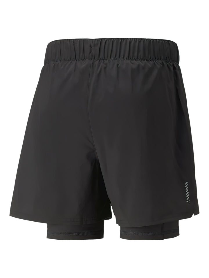 Shorts deportivos PUMA 2 en 1 color gris platino con logo en la pierna