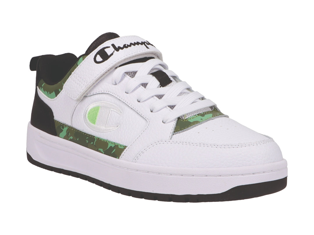 Tenis Champion blancos con detalles en negro y verde camuflaje, con correa y cordones.