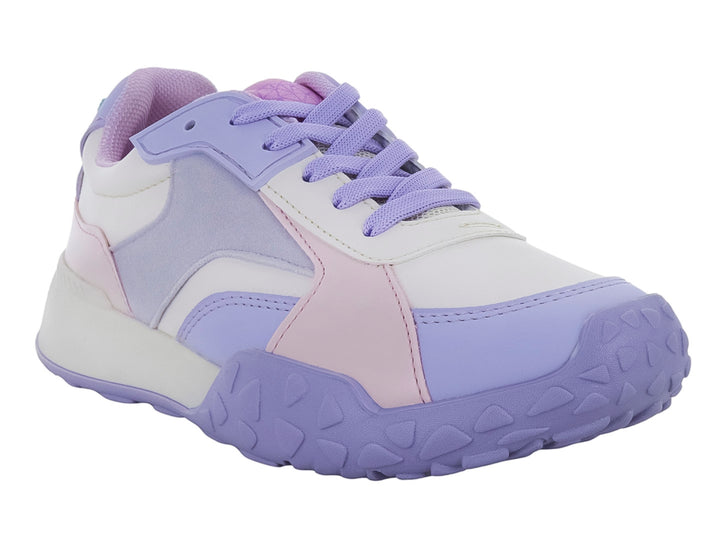 Tenis deportivos en tonos lavanda y blanco con suela gruesa y cordones.