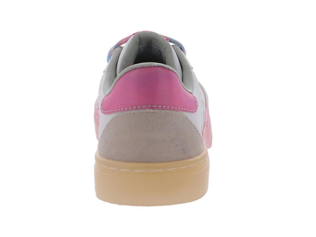 Tenis blancos para Niña con estampado de corazones multicolores, agujetas arcoíris y suela en tonos degradados.