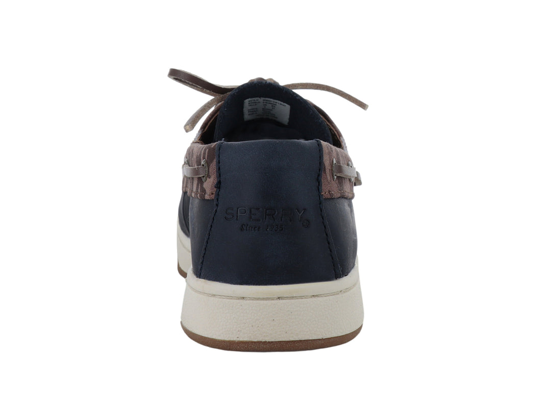 Zapato náutico Sperry Cup II para niño en color azul marino con detalles en marrón y suela blanca.