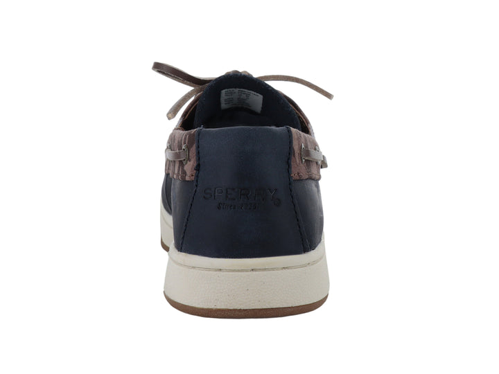 Zapato náutico Sperry Cup II para niño en color azul marino con detalles en marrón y suela blanca.