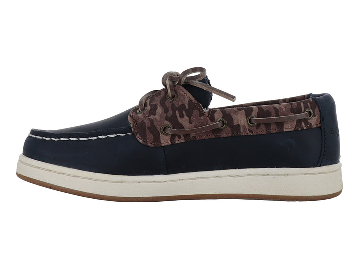 Zapato náutico Sperry Cup II para niño en color azul marino con detalles en marrón y suela blanca.