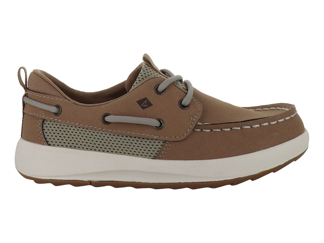 Zapato náutico Sperry color tan para niño con suela blanca y detalles en gris.