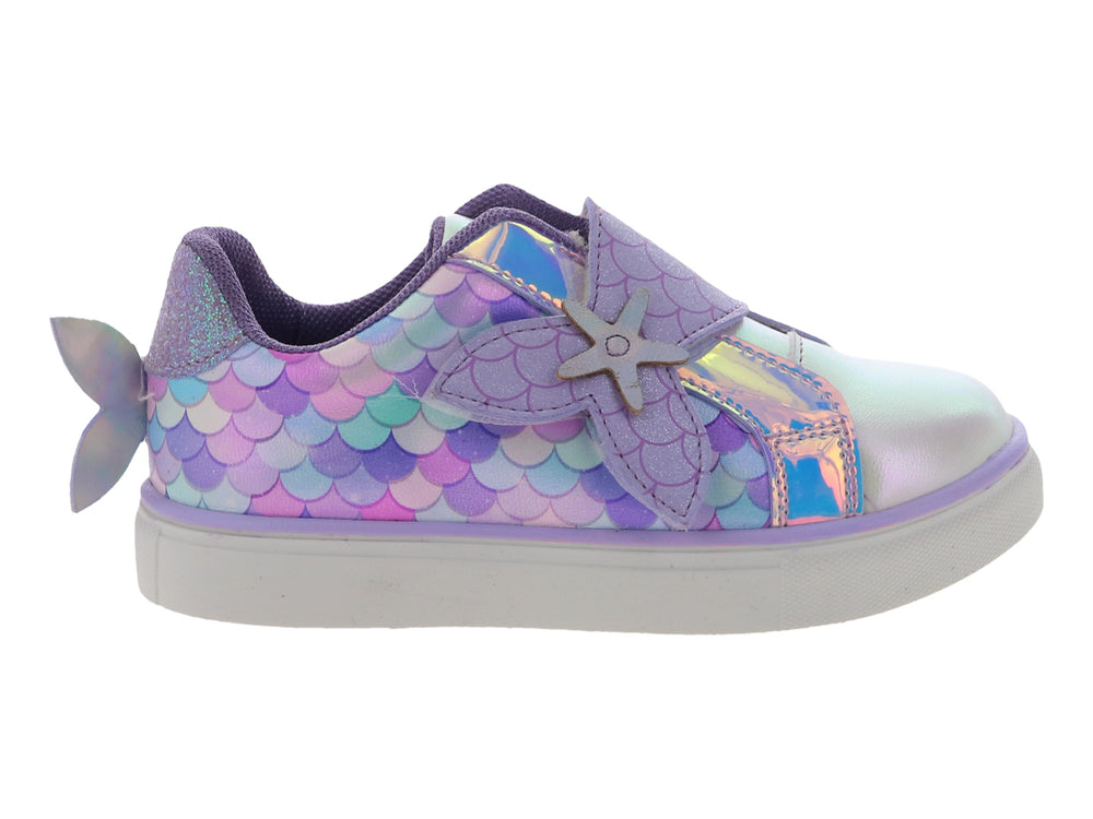 Tenis infantiles multicolores con efecto iridiscente, diseño de escamas y detalle de estrella de mar.