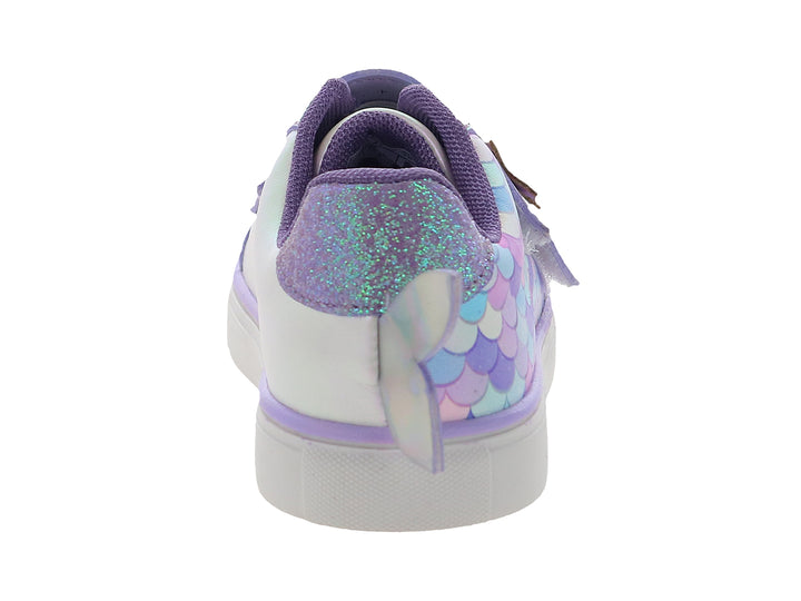 Tenis infantiles multicolores con efecto iridiscente, diseño de escamas y detalle de estrella de mar.