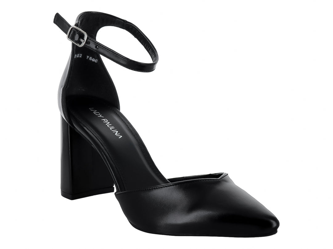 Zapatilla casual negra con tacón grueso y correa al tobillo de la marca Lady Paulina.