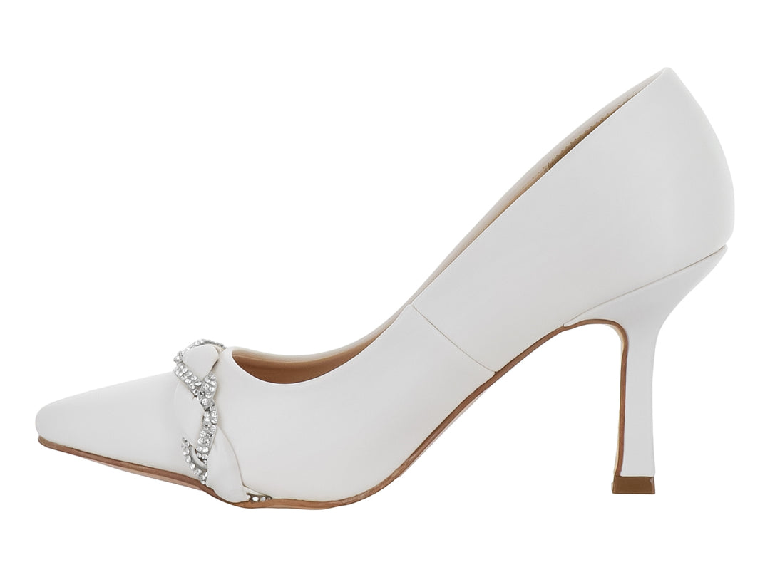 Zapatilla stiletto blanca con adorno de pedrería plateada en la punta y tacón alto.