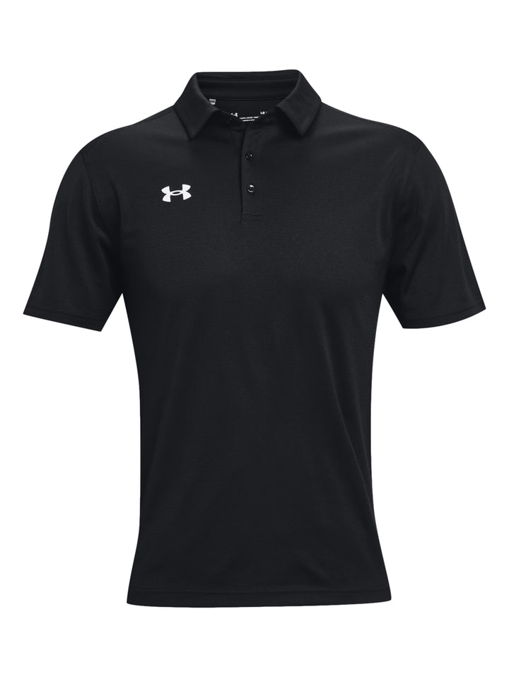 Hombre vistiendo una playera polo Under Armour de color negro, estilo deportivo y manga corta.